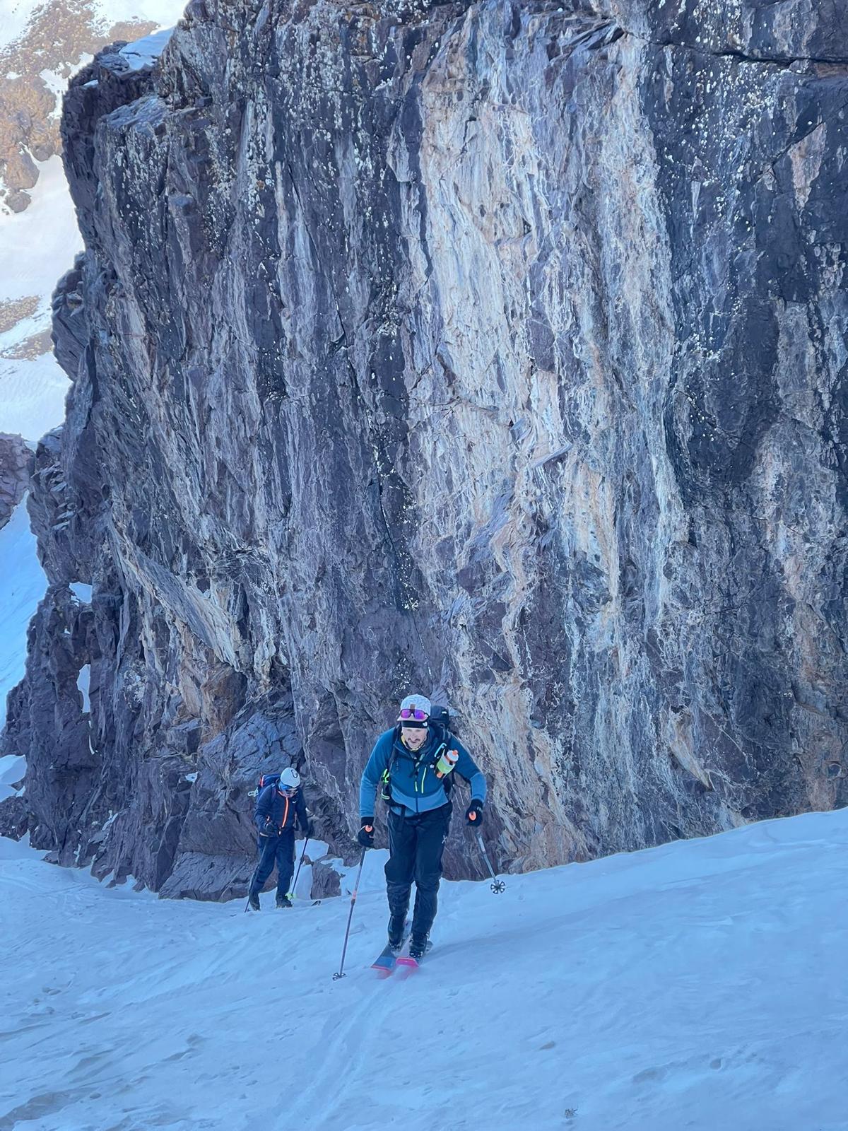  Ski touring in the snowy High Atlas towards Likemt and bougnouan peaks from Tachddirt village, Morocco. — photo 7